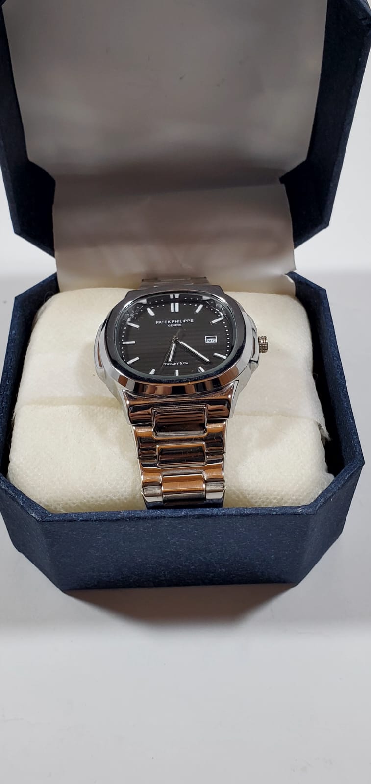 Patek Philippe Black Dial – Swiss Quartz Luxury Stainless Steel Watch