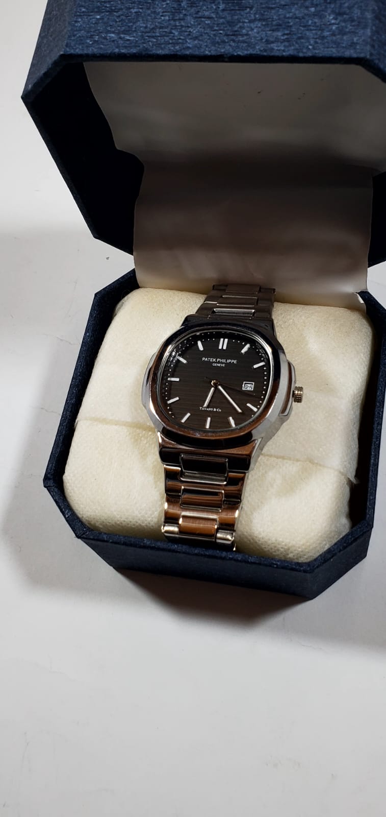 Patek Philippe Black Dial – Swiss Quartz Luxury Stainless Steel Watch